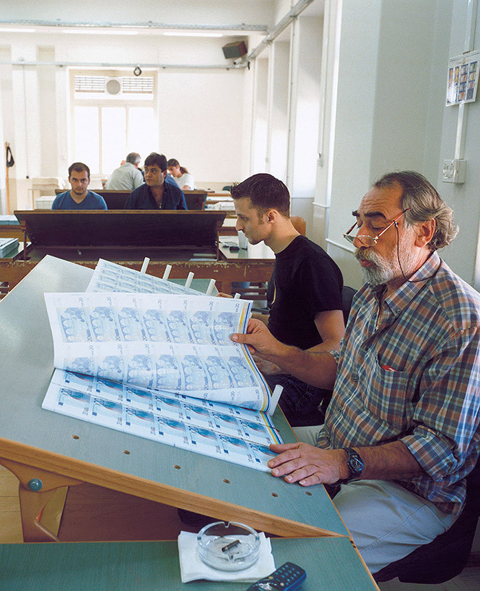 December 2001: Checking of banknote sheets at the Bank of Greece printing works in Athens.