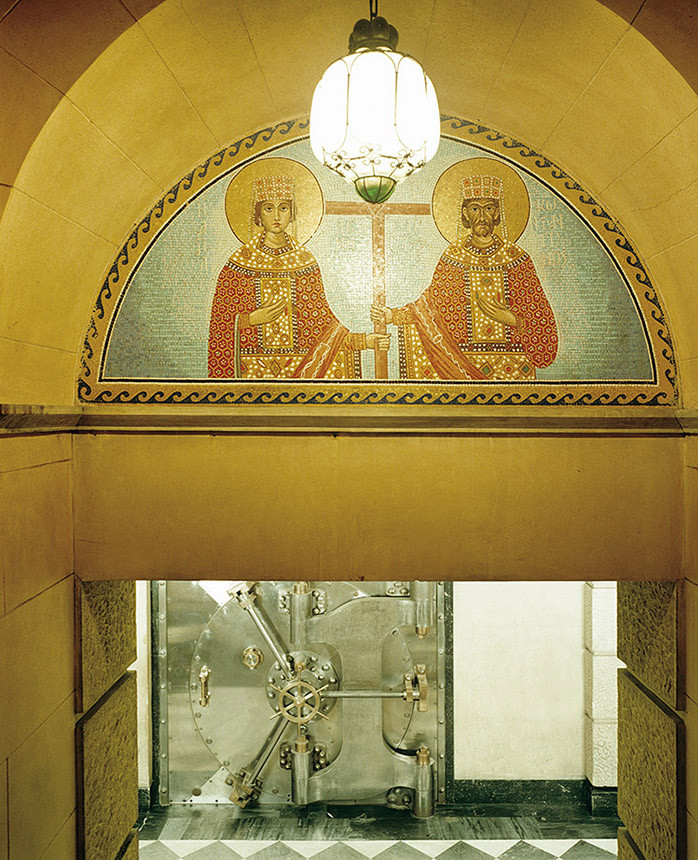 September 2001: The Bank of Greece stores euro banknotes and coins in a historical place.