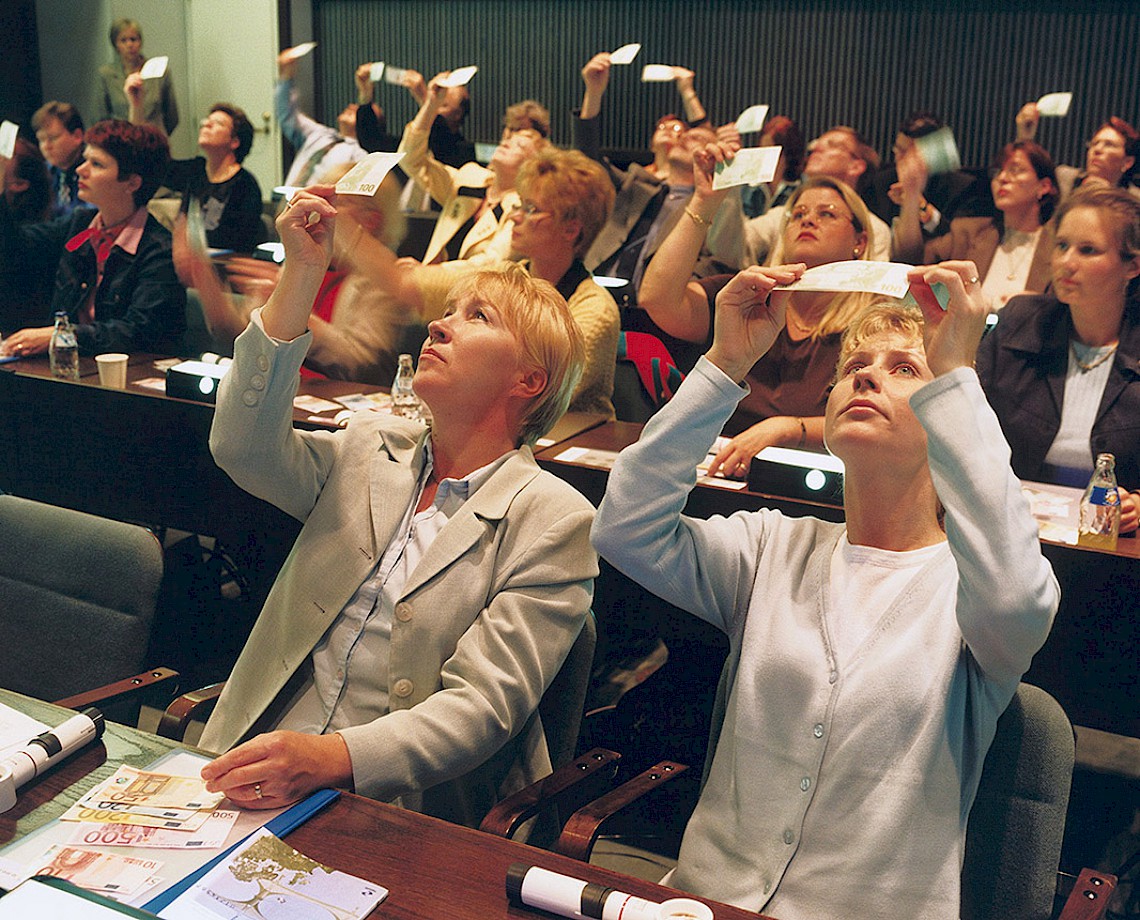 <!--:de-->September 2001: Schulung von Kassenpersonal bei der Soumen Pankki - Finlands Bank in Helsinki. <!--:--><!--:en-->september 2001: Training of cashiers at Suomen Pankki - Finlands bank in Helsinki.<!--:-->